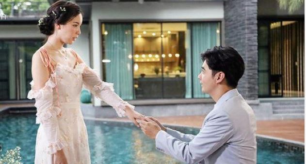 Đám cưới thấy dấu vết lạ trên tay chồng, vợ chết lặng khi biết chuyện, phản ứng của nhà chồng càng sốc hơn