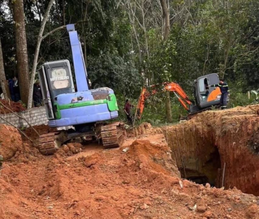 Hà Nội: Sụt lún khi đào giếng thuê, 2 anh em ruột t.ử v.ong