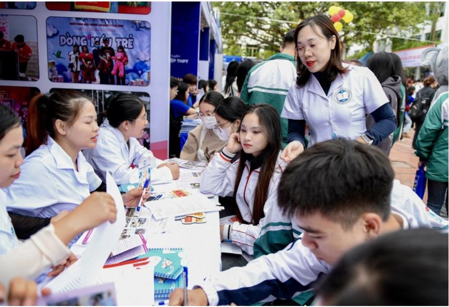 Năm đầu tiên Đại học Y Hà Nội xét tuyển bằng khối C và D, xét điểm đánh giá năng lực