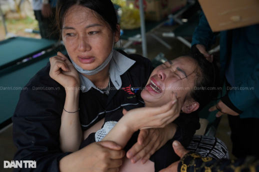 Đại tang Làng Nủ: Đã tìm thấy 42 thi thể nạn nhân vụ lũ quét, 53 người đang còn mất tích