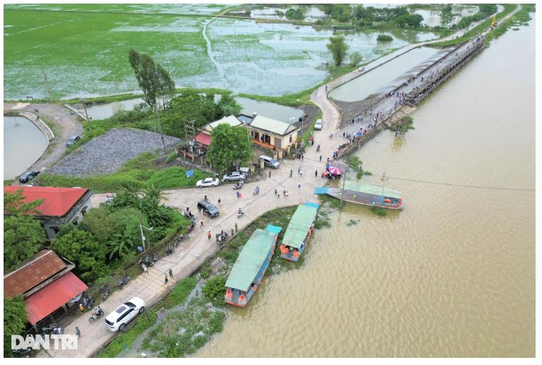 Ninh Bình lệnh di dân vùng phân lũ, xả lũ trước 18h hôm nay