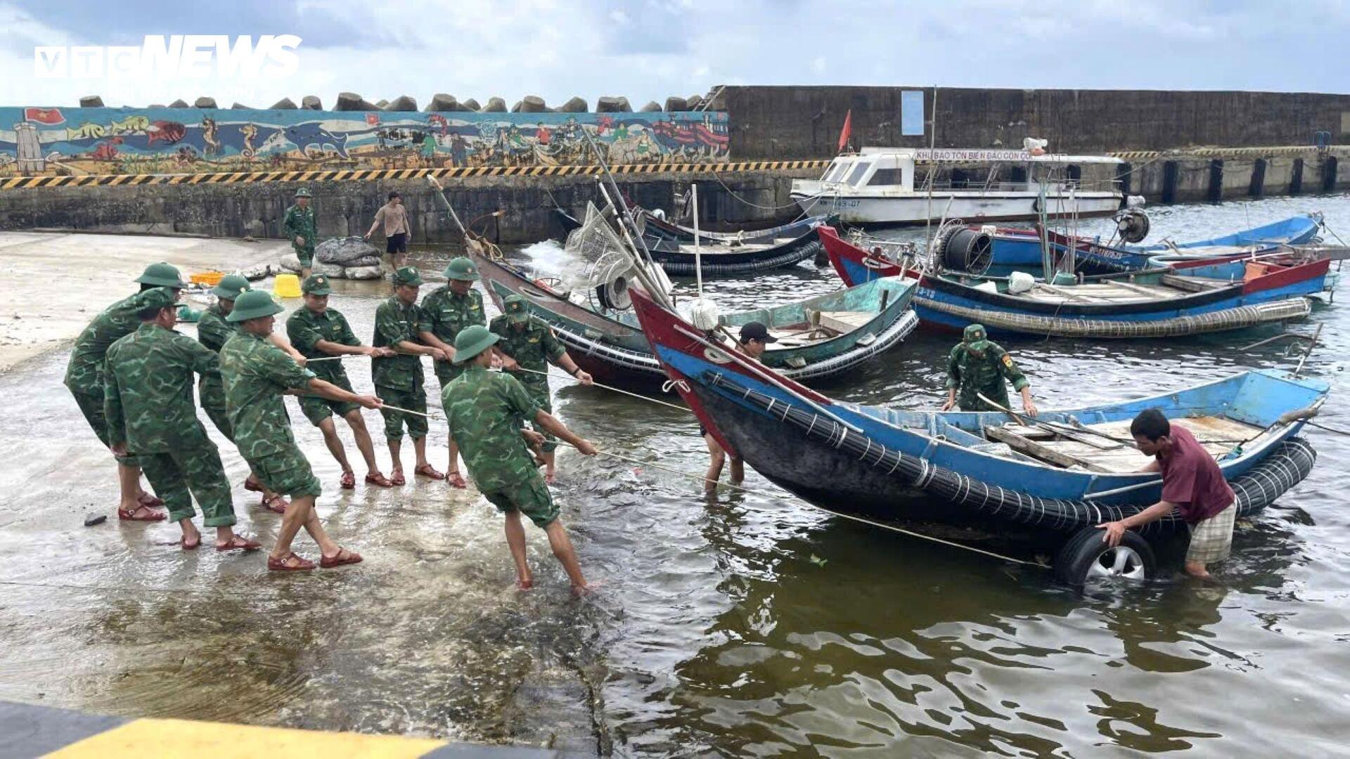 Bão Trà Mi: Đường đi biến đổi khó lường, miền Trung nguy cơ lụt lịch sử như năm 2020