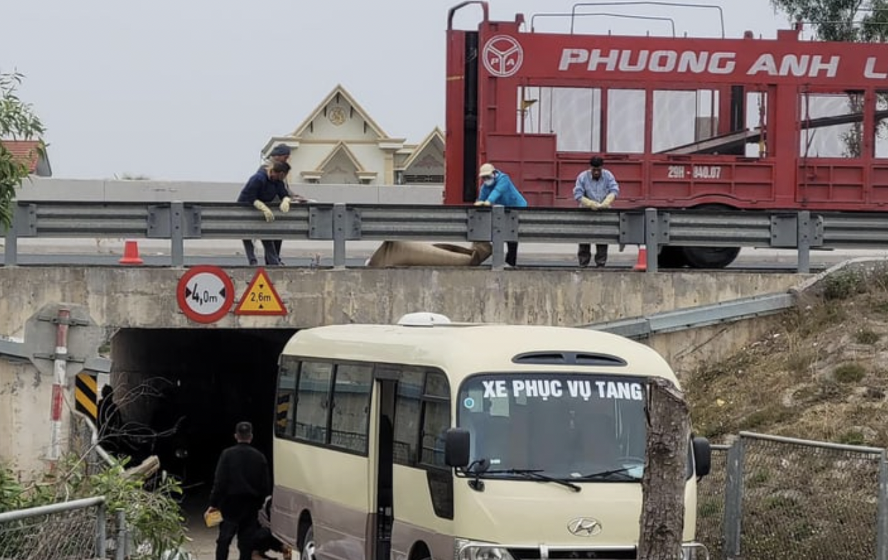 Tai nạn giao thông nghiêm trọng: Người đàn ông tử vong, cơ thể biến dạng trên cao tốc Hà Nội – Hải Phòng