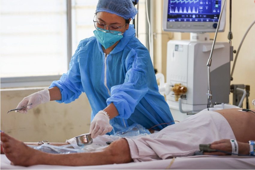 Ca Covid-19 tại Hà Nội, TP HCM tăng