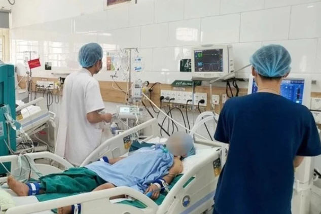 Vợ chồng trẻ cùng bị khối u trong g:an, ‘thủ phạm’ từ thói quen nhiều người mắc