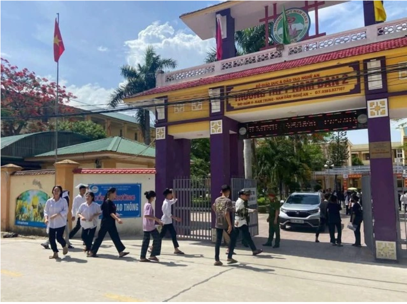 Đình chỉ giáo viên phát ngôn “học chi cho lắm rồi cũng đi làm thuê, công nhân”