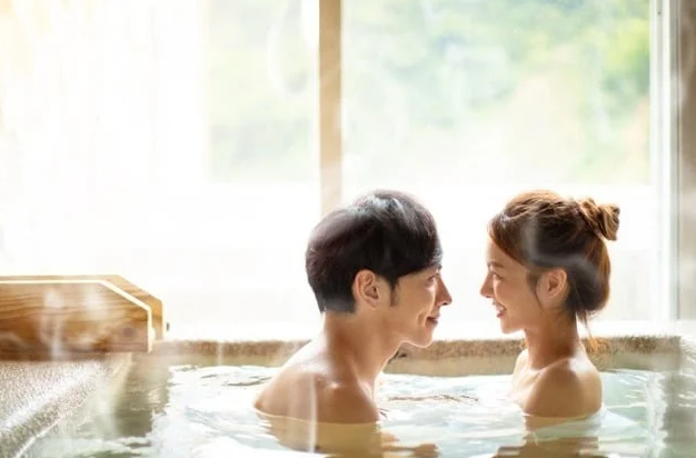 Tại sao các cặp đôi không thể tắm cùng nhau? Có 4 nguyên nhân chính, ai từng trải qua sẽ hiểu
