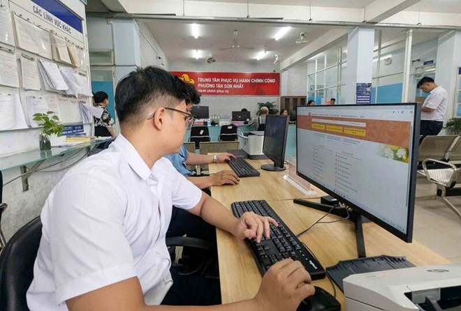 2 nhóm cán bộ, công chức được nhận thêm 5 triệu đồng/tháng từ 15/8