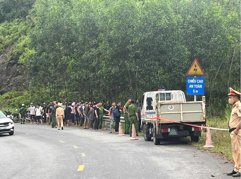 Hà Tĩnh: Ngã xe máy, nam thanh niên bàng hoàng phát hiện một thithe nằm bên cạnh