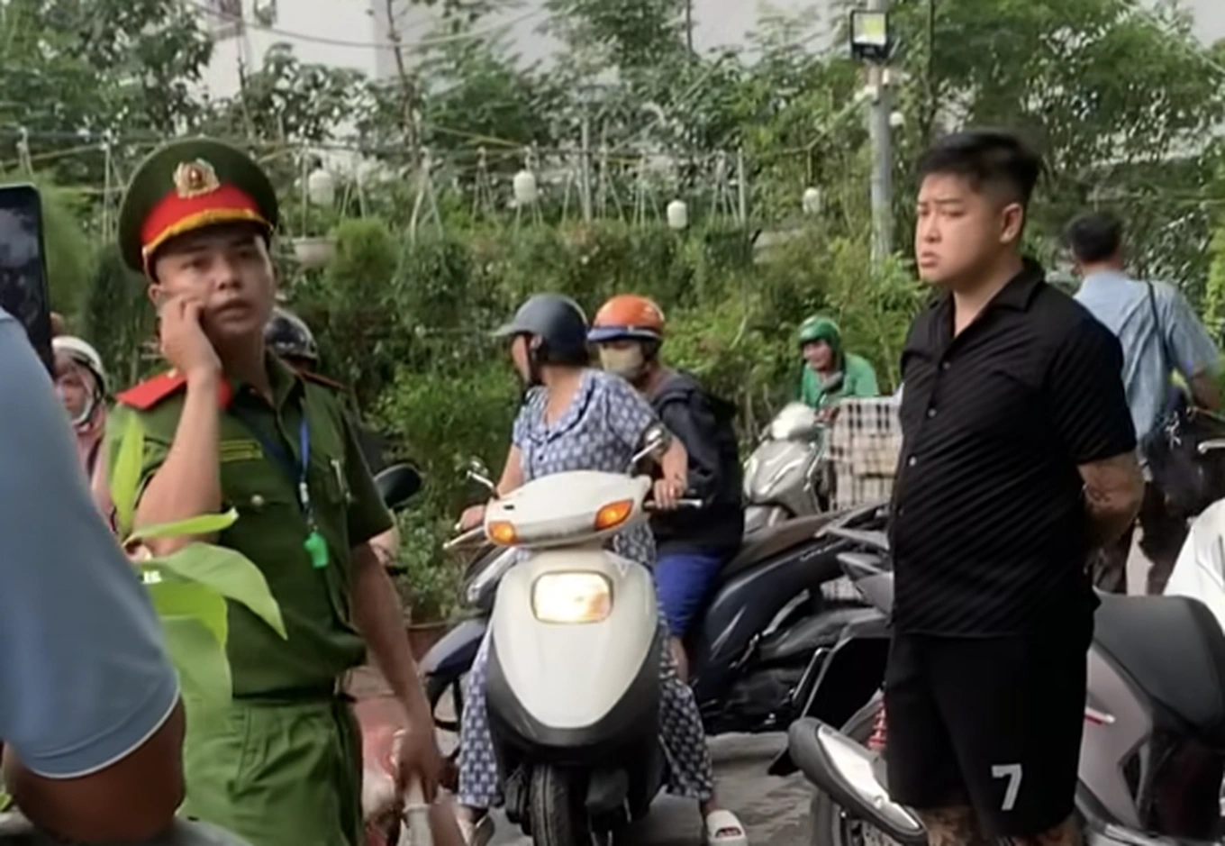 Gây rối tại chốt bảo vệ A80, thách “gọi trưởng công an phường”