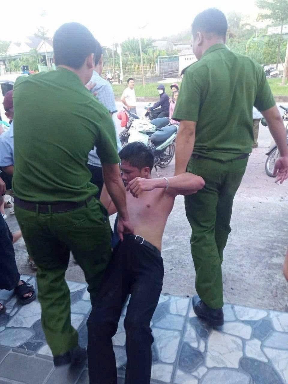 Hy hữu người đàn ông kẹt ở lỗ thông gió nhà dân, gia chủ tá hoả cầu cứu công an