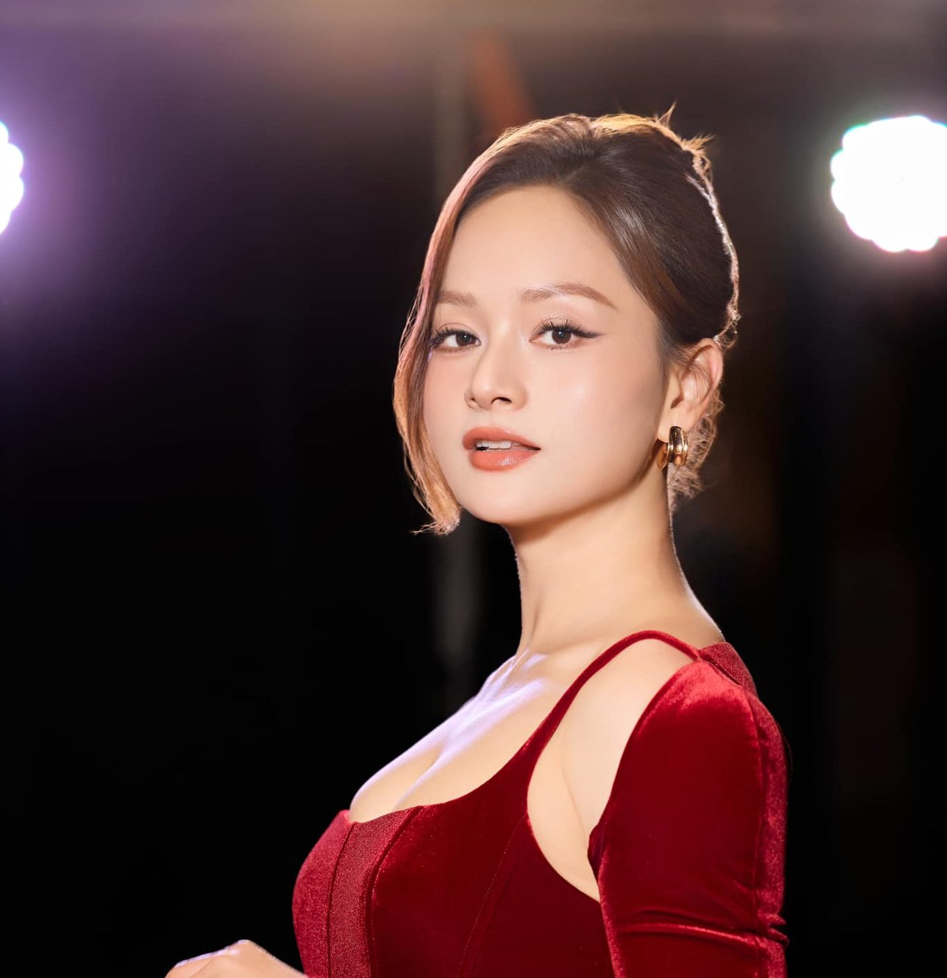 Diễn viên Lan Phương được khuyên bớt kể lể chuyện ly hôn trên MXH