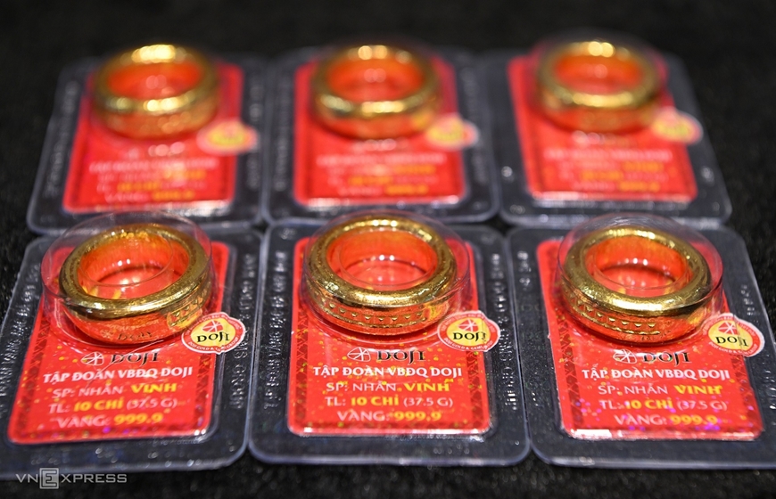 Giá vàng sáng hôm nay (16-10): Tăng sốc từng giờ