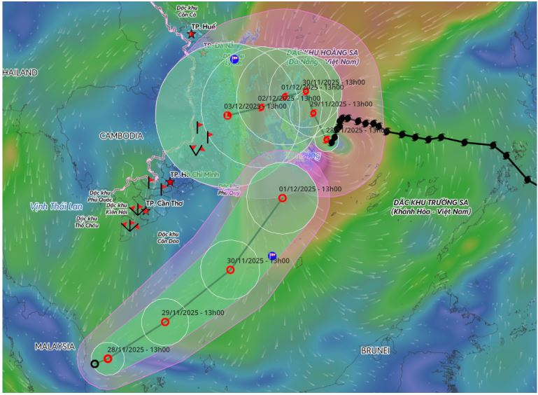 Cơn bão kỳ lạ nhất thế giới sắp vào Biển Đông