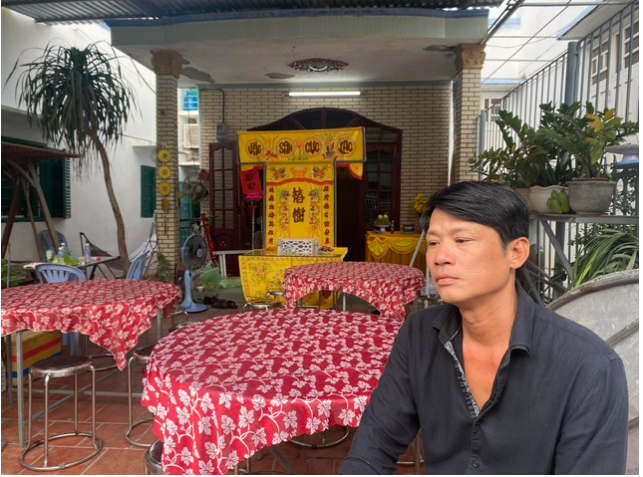 Con trai NS Thương Tín thất thần, đau buồn khi bố qua đời ở tuổi 70