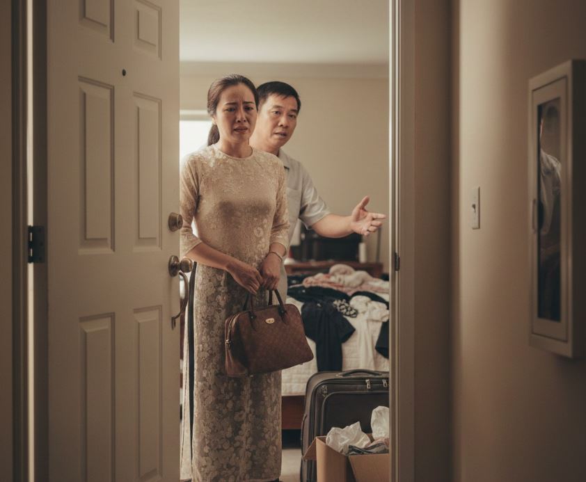 Chồng đuổi về nhà mẹ đẻ chỉ vì mẹ anh nổi giận, bảo “đợi mẹ nguôi giận rồi về”, tôi lặng lẽ bán luôn căn chung cư